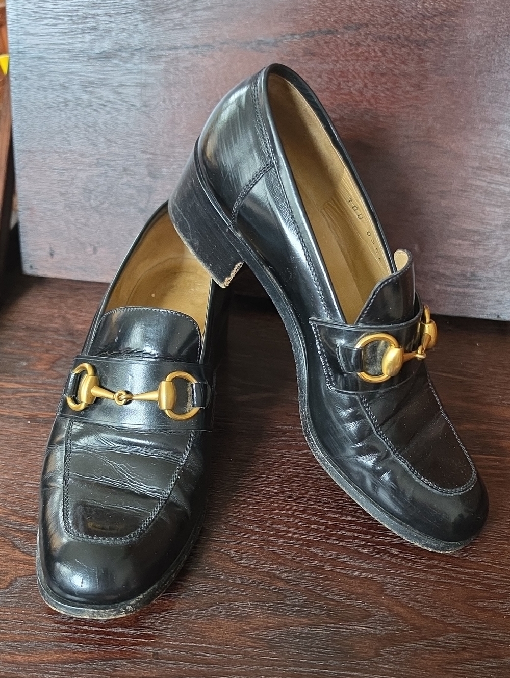 Gucci Black Leather Women's Loafers with Gold Horsebit